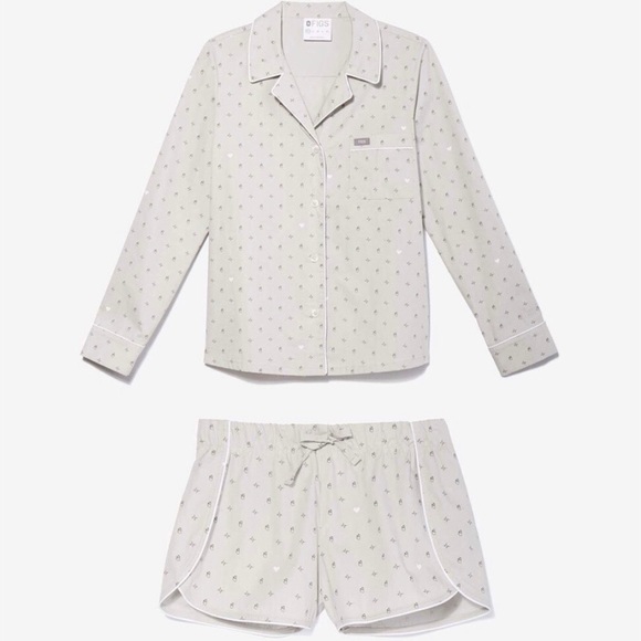 Figs Gray Heartbeat Heart Summer Loungewear Sleep PJ Pajama Top Short Set - Picture 5 of 7